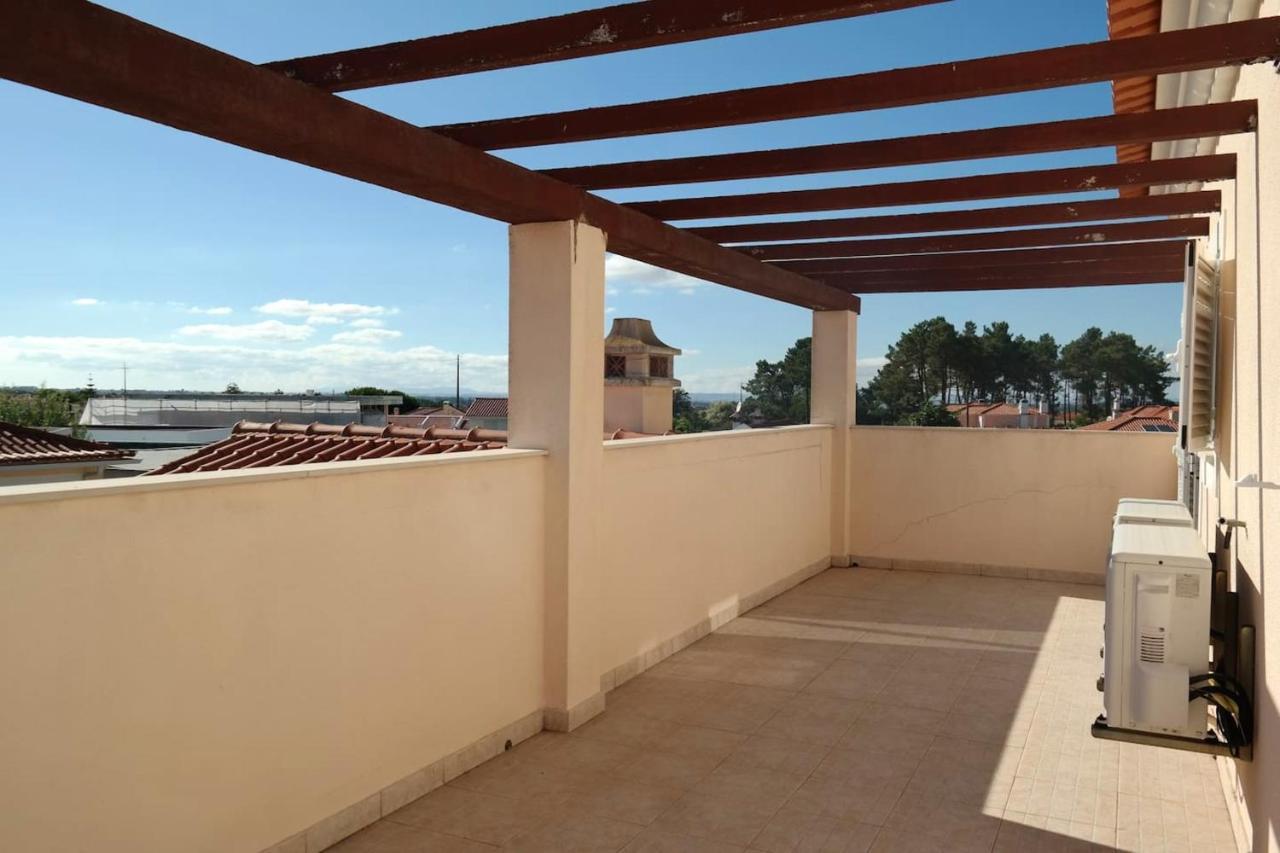 Spacious House In Aldeia Dos Pinheiros With Pool Azeitao Esterno foto